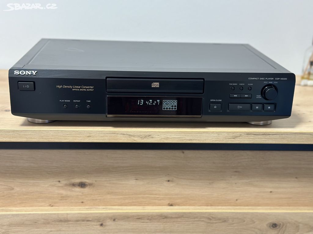 SONY CDP-XE220 VÝBORNÝ CD PŘEHRÁVAČ !!