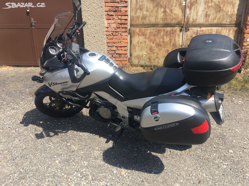 Suzuki V-Strom DL 1000,naj.39tis.km,kufry 3x,pad r