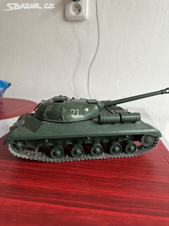 MODEL - TANK