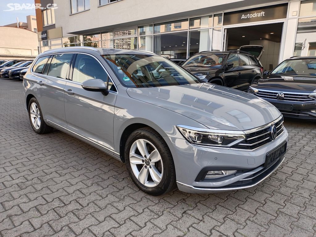 VW Passat B8 2.0TDI 110kW DSG Webasto Matrix HUD