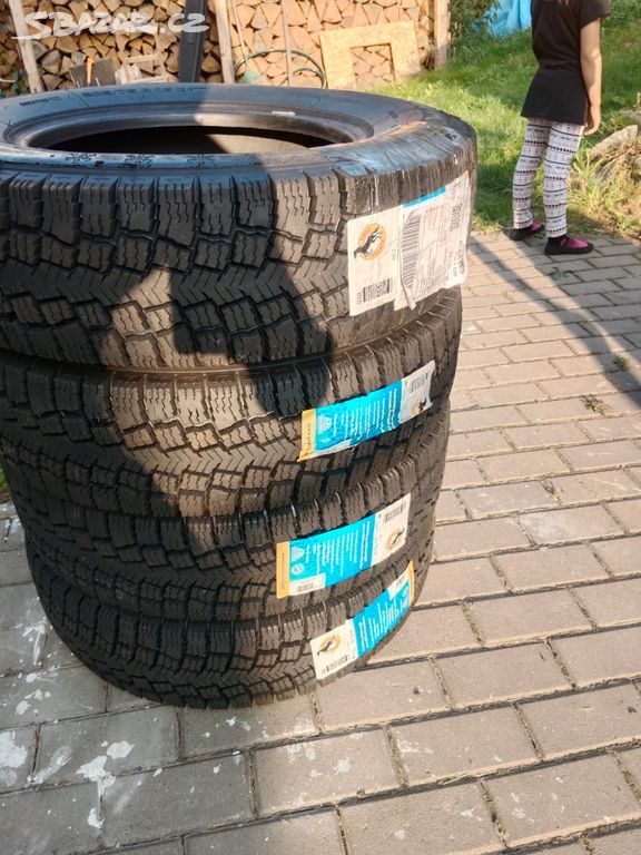 Pneu 4 ks Vraník nové! 205/75 R16 C