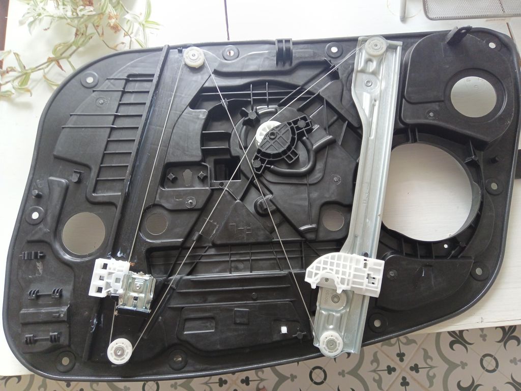 Systém stahování okna Hyundai i30
