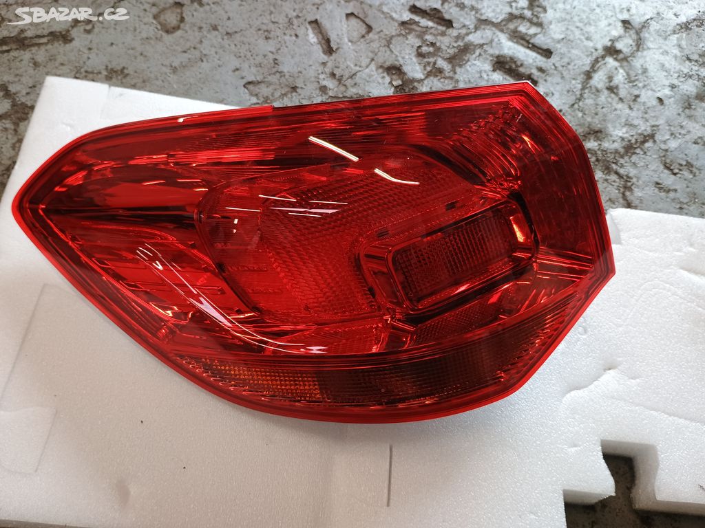 Levé zadní světlo Opel Astra J 13282242