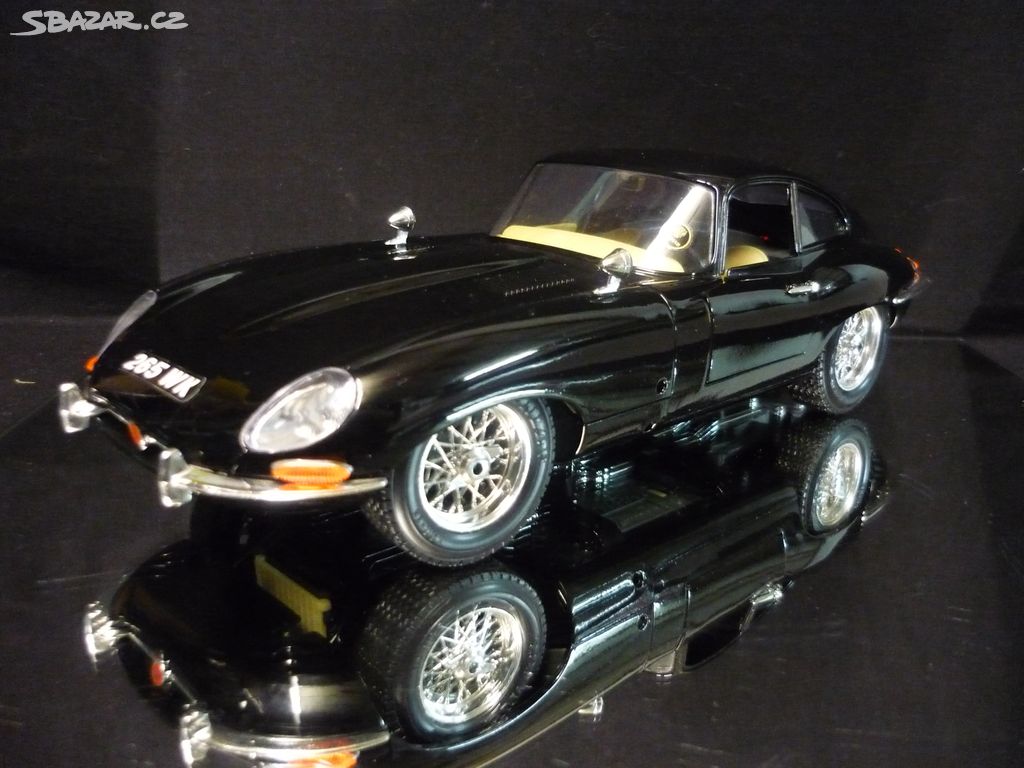 Jaguar E Type Coue černý Bburago 1/18