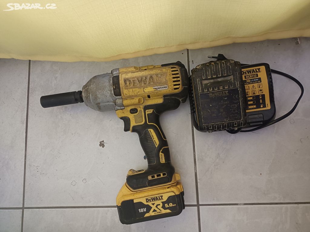 Rázový utahovák DeWalt DCF899 18V XR, nab.,baterie