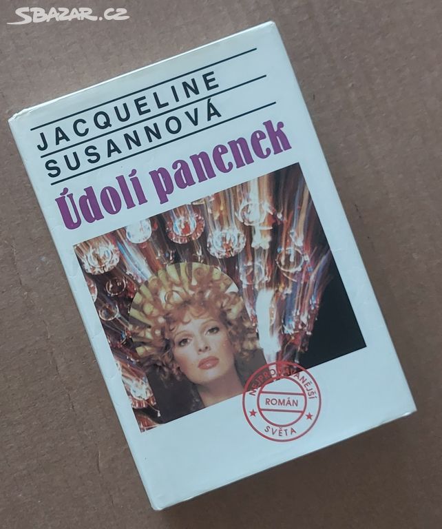 ÚDOLÍ PANENEK Jacqueline Susannová