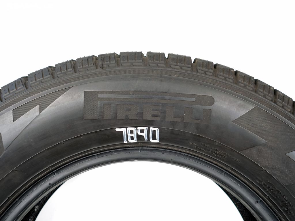 Zimní pneu 215/70/16 Pirelli 4ks p7890