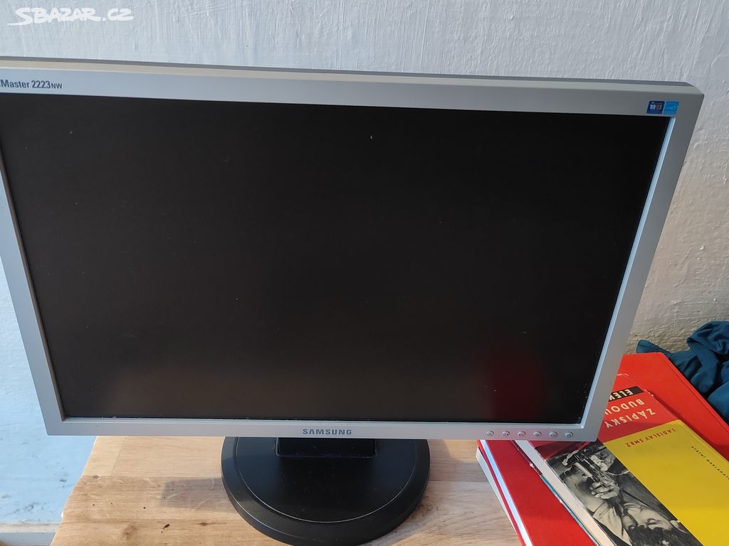 Monitor 23"