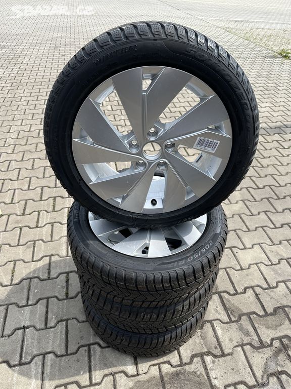 Kompletní alu VW Golf 5x112r17+205r50r17 zimní