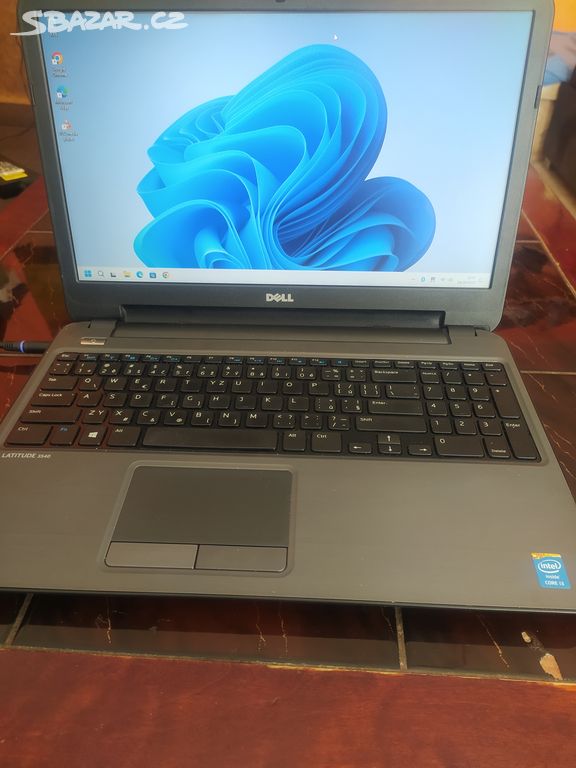 Pěkný, značkový,svižný notebook Dell Latitude 3540