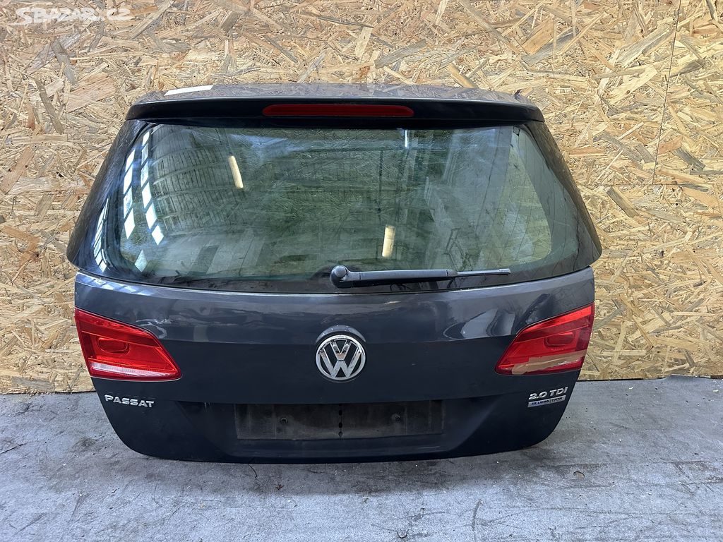 Zadni pate dvere kufr Vw Passat B7 kombi sede