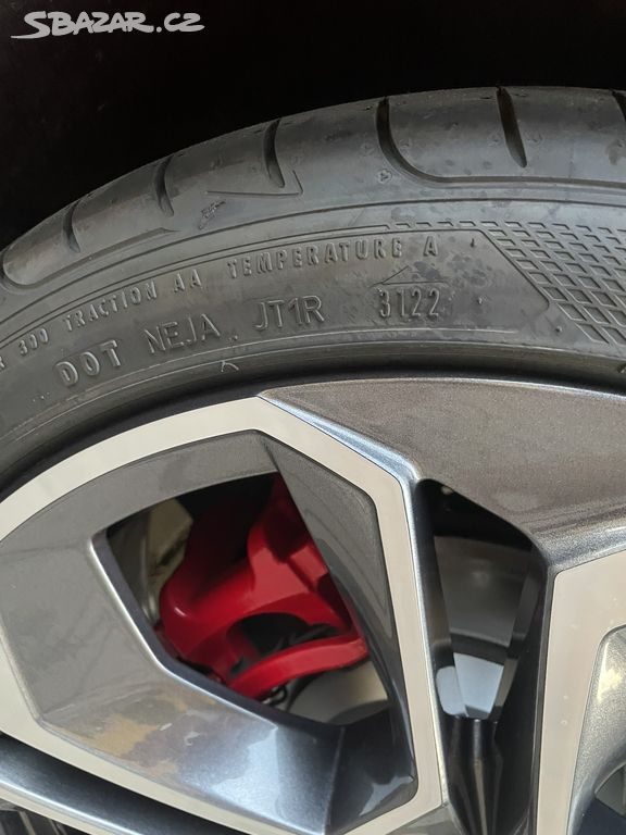 pneu 225/40 r19 Goodyear - letní na ŠKODA