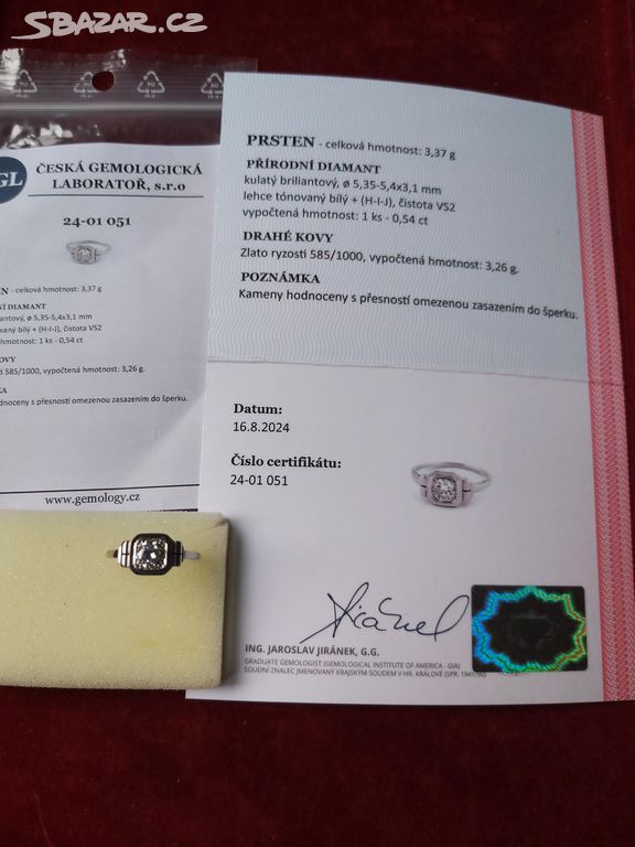 Zlatý prsten s briliantem + certifikát