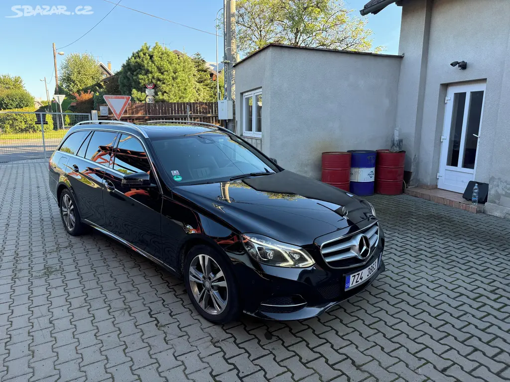 Prodám Mercedes E 220 4x4 automat provoz 2017 - fotka 3