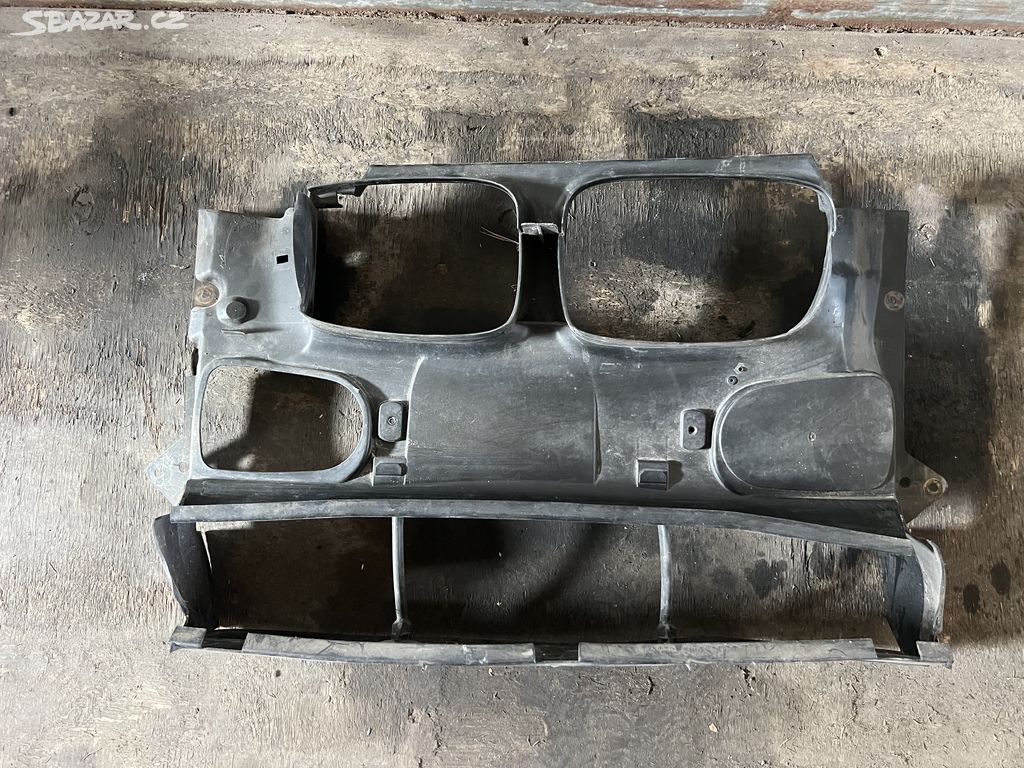 BMW 5er E39 plast před chladiče 8159959