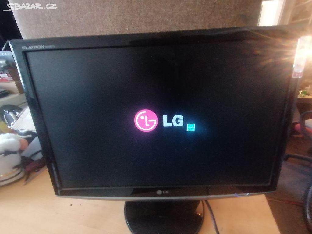 Monitor LG uhl. 22"