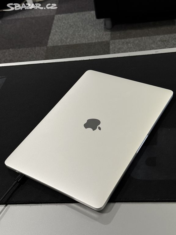 MacBook Pro 13palcový, 2020