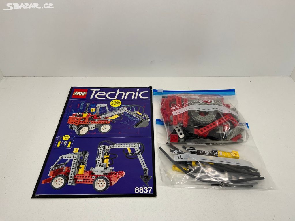 Lego Technic 8837 - pneumatický bagr,