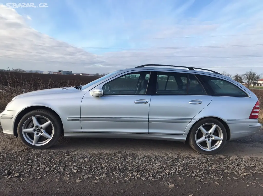 Mercedes benz W203 C350i 4-matic 200kw rok 2005. - fotka 4