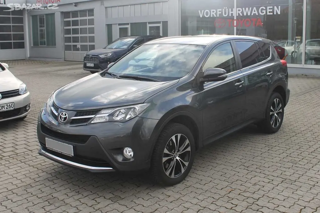 Toyota RAV4 2.2 D-4D 4x4 Automatik Edition -150 PS