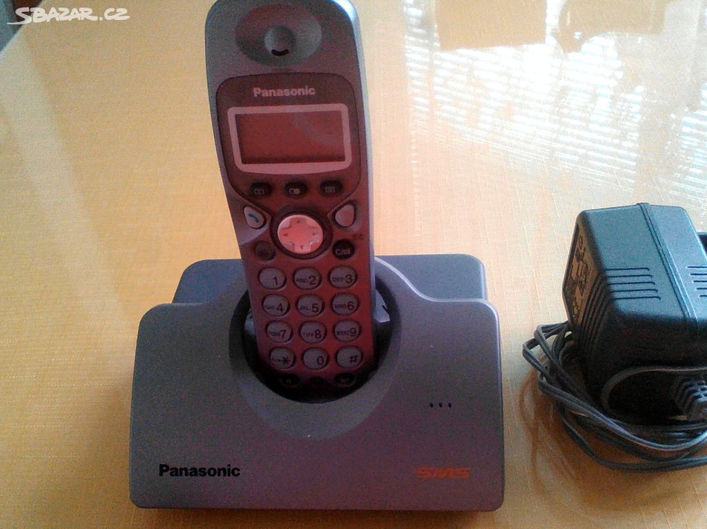 Domácí přenosné telefony Panasonic - na pev. linku