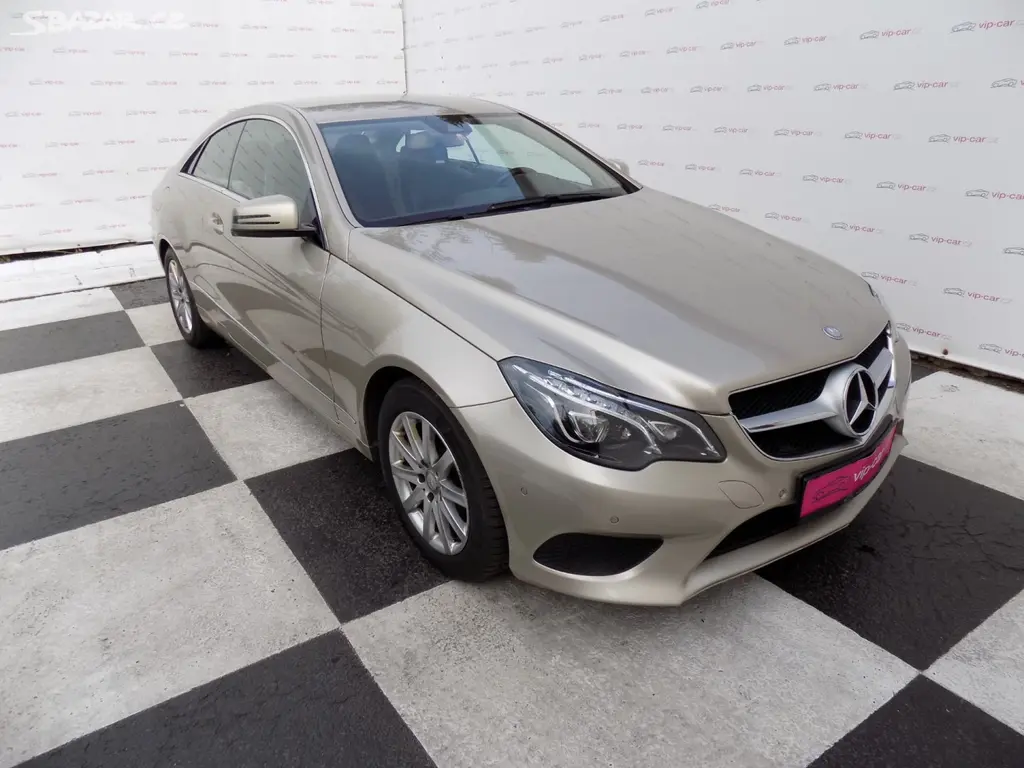 Mercedes-Benz Třídy E, 220d Coupé/Full-Led/NAVI/ - fotka 6
