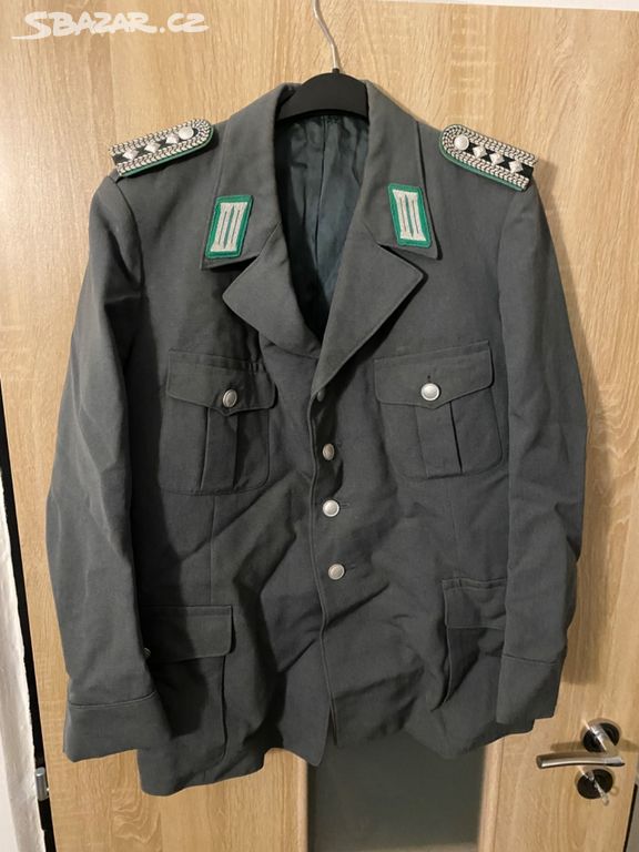Německá uniforma sako asi policie Volkspolizei ?