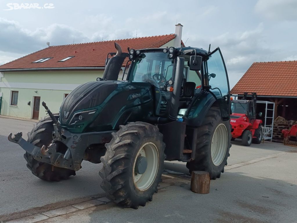Traktor Valtra T174 Direct