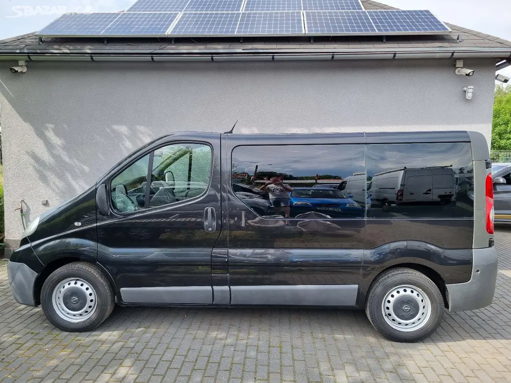 Opel Vivaro 2,5 DCi 8Míst Webasto 2xKlima 239999Kč - fotka 3
