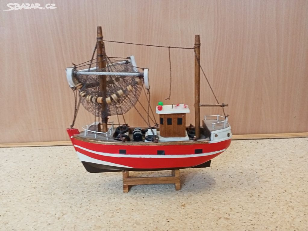Dřevěná loďka 19 x 20 cm