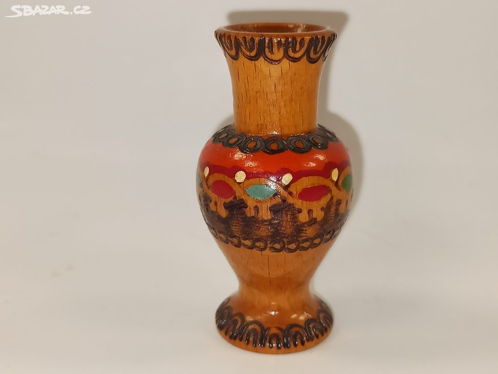 Retro dřevěná malovaná dekorace - mini váza