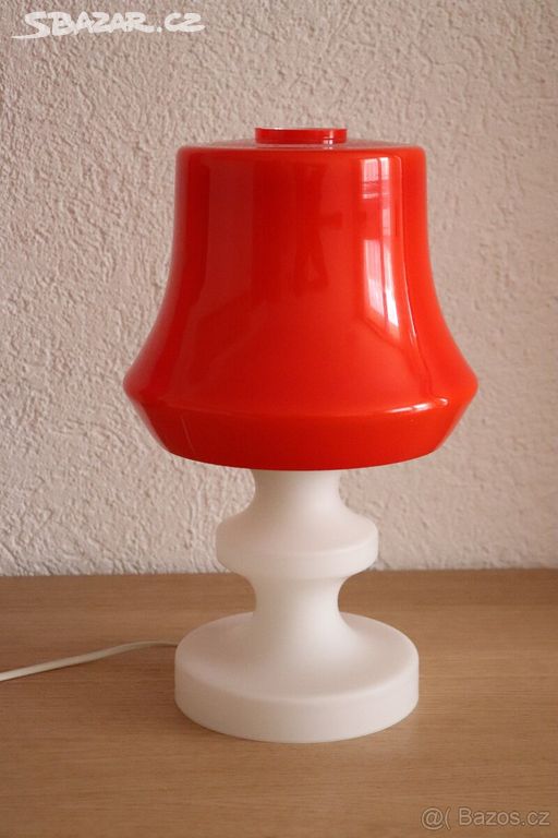 Retro skleněná červená lampa OPP Jihlava