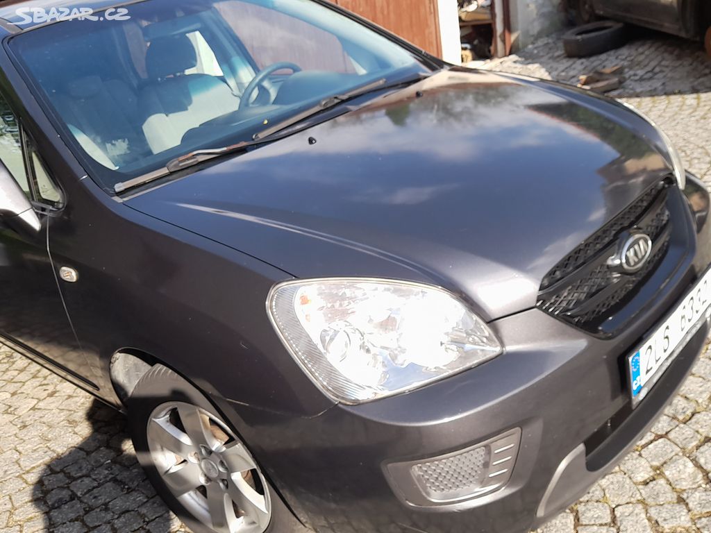 Kia Carens 2.0diesel16V 103kW rodinné auto SLEVA!!