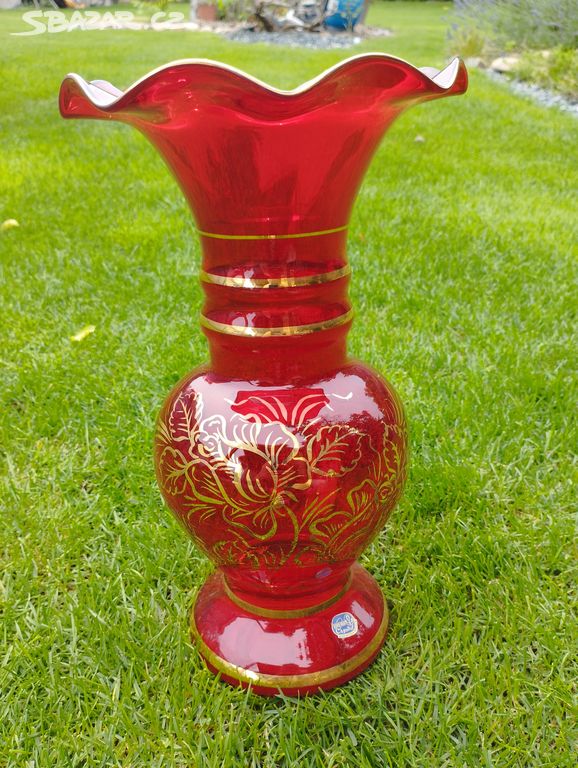 Malovaná váza - červené sklo