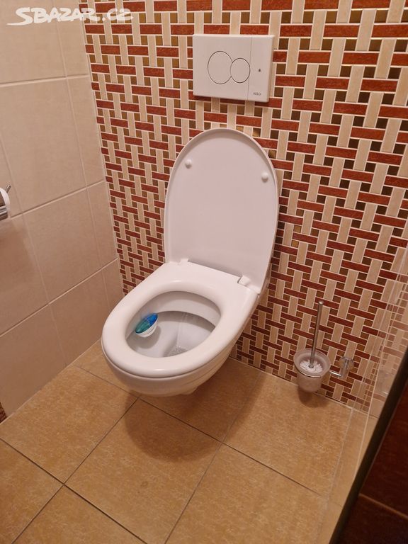 Závěsné WC s modulem.