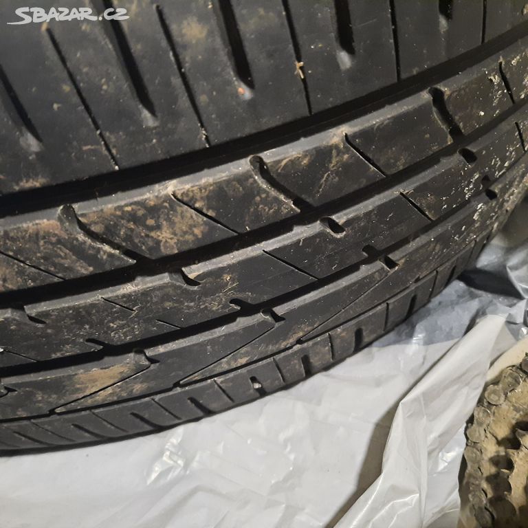 Sada letní pneu na SUV 235/55 R18 100V WHANKOOK