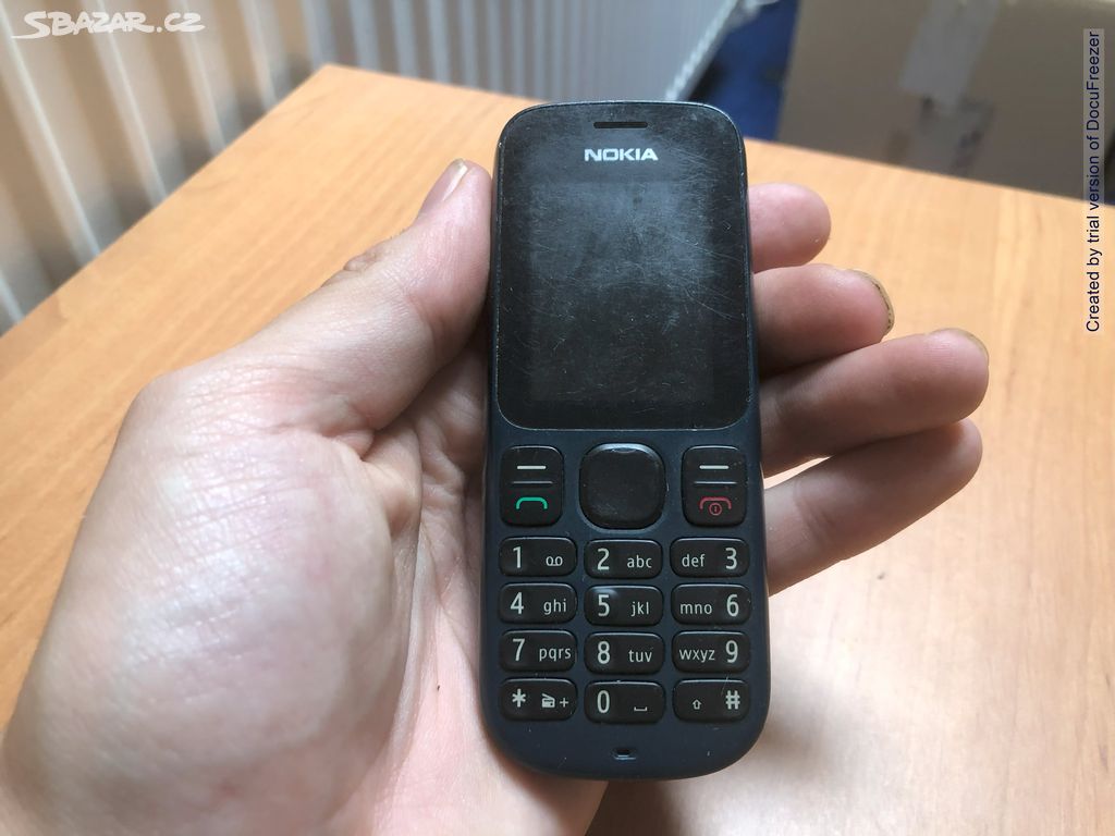 Mobilní telefon Nokia 100