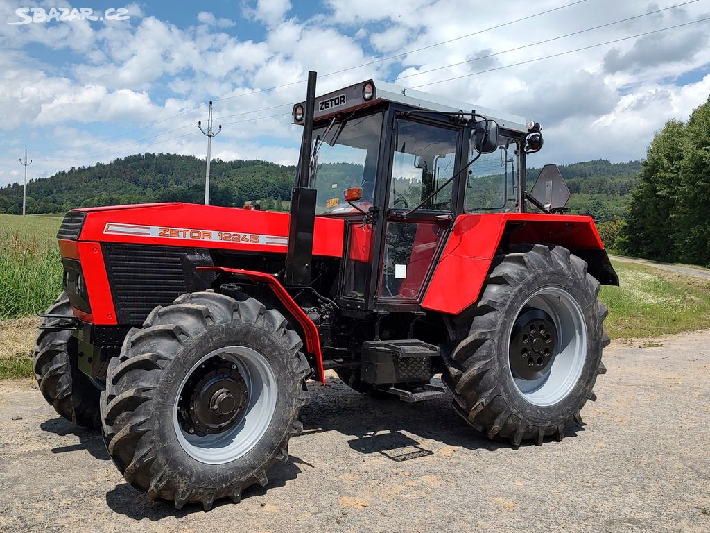 Traktor Z12245