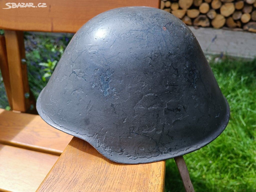 Stará vojenská helma
