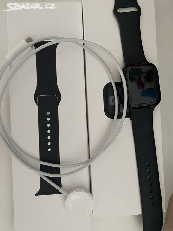 Apple Watch SE 2 generace 44mm Rok 2022