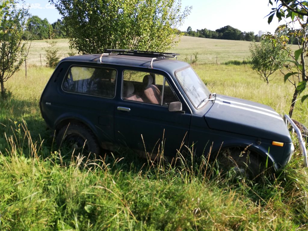 Auto lada niva