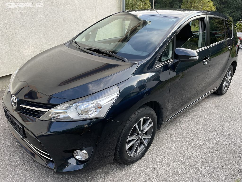 TOYOTA VERSO 1,8 108KW 8/2013 7 MÍST TAŽNÉ