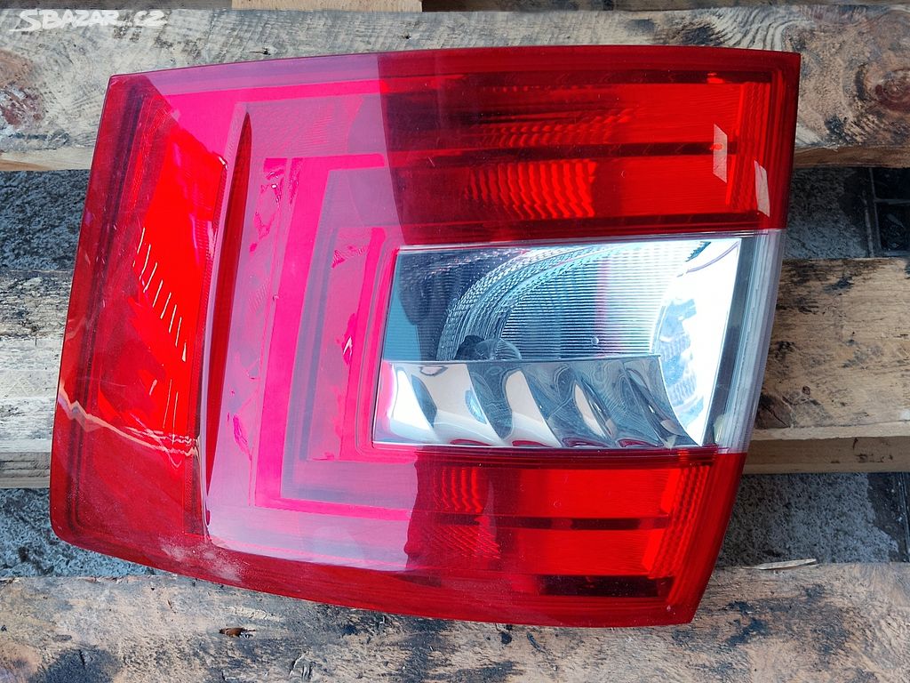 Škoda Octavia III pravé zadní světlo