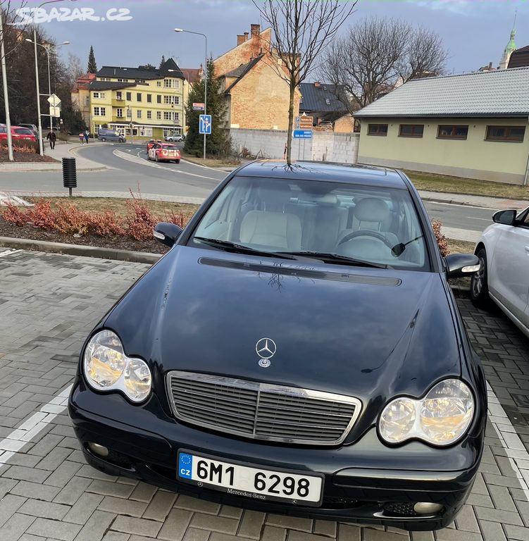 Mercedes-Benz C220