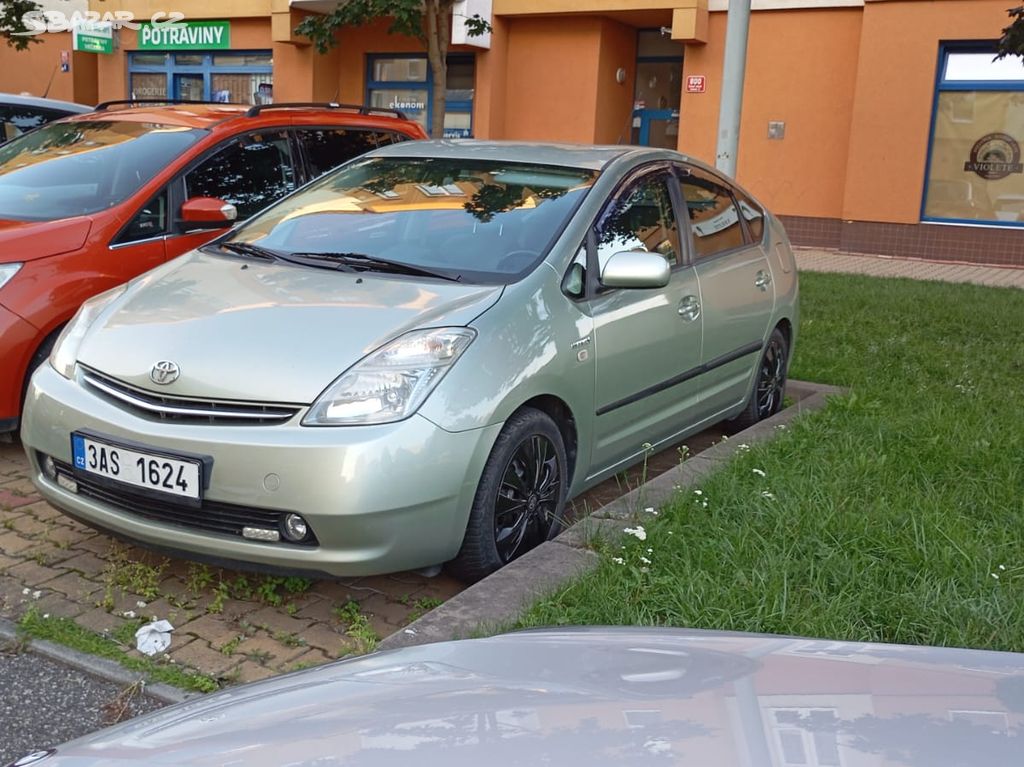 Toyota Prius 2 , r.v 12/2007. 1.reg.2/2008 v ČR