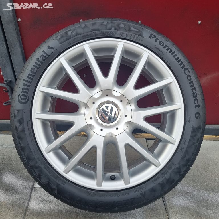 17"HEZKÁ OBUTÁ LETNÍ ALU KOLA 5x112 ORIG VW GOLF-6