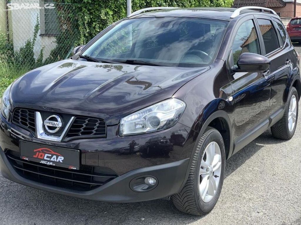 Nissan Qashqai 2 1.6i 16v 7 MÍST ČR 1. MAJ