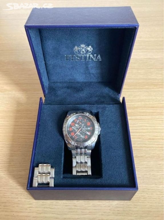 Švýcarské hodinky Festina f16494/6