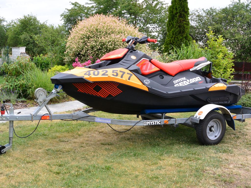 Vodní skútr Sea Doo SPARK Trixx iBR 3up (2018)