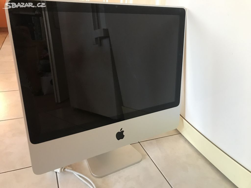 Starý stolní počítač Apple iMac 20" (2008)